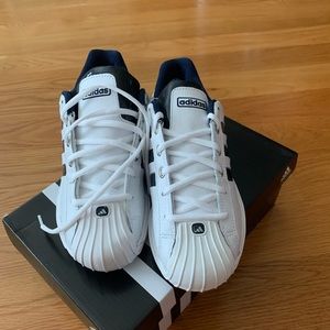 Adidas sports shoes *kids*